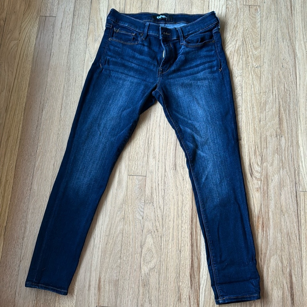 Like new women’s Express mid rise legging jeans